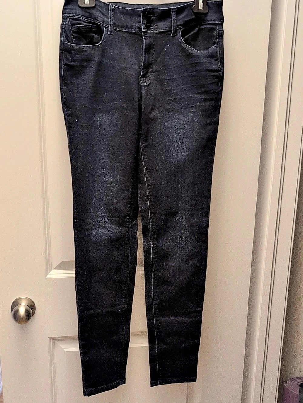 R Jeans Skinny Jeans in Black Waist 28 Like New